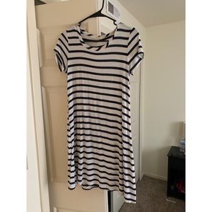 Olivia Rae sleeve dress